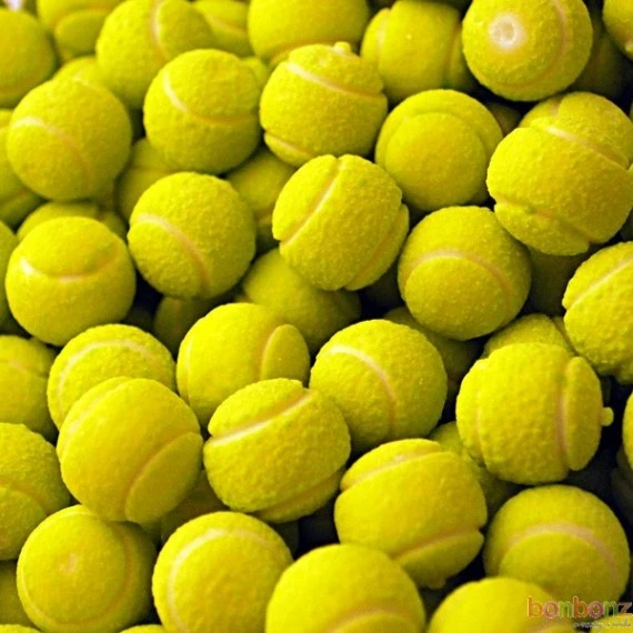 Balle de tennis chewing-gum
